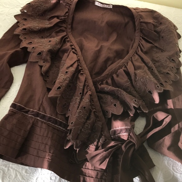 BLOUSE Made in France - brown ruffle wrap blouse Excellent condition! - Picture 2 of 8